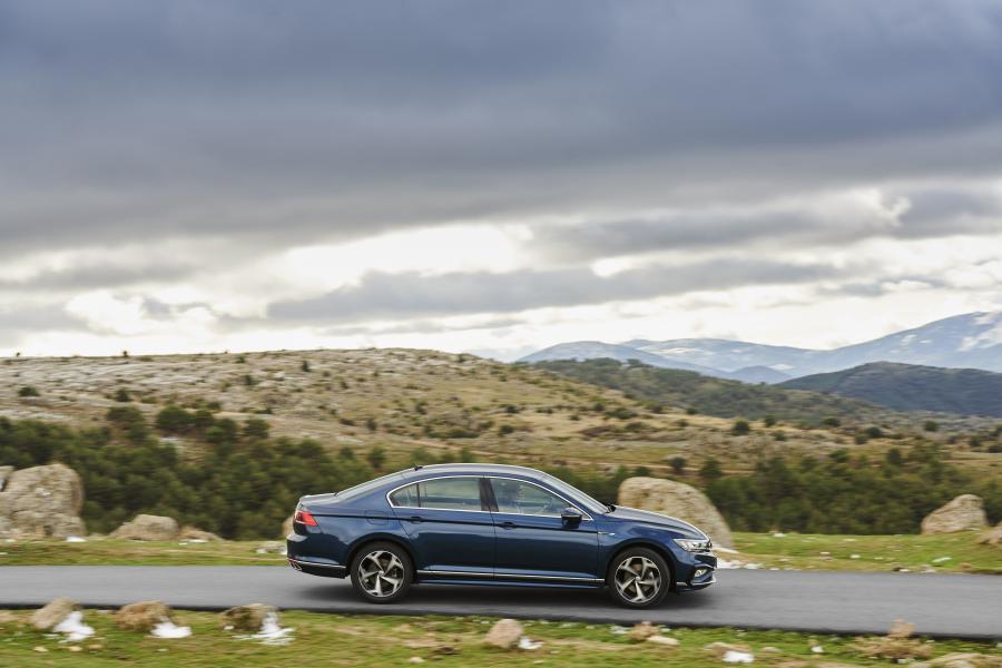  Volkswagen Passat R-Line (B8) 2019 года  (WW) (фото 8 из 24)